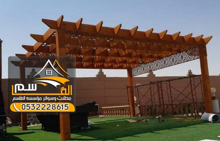 أشكال برجولات خشبية للروف: تحويل سطحك إلى واحة أنيقة بالرياض